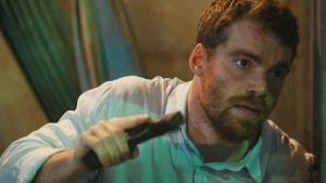 Špionážní megahit Netflixu je zpátky! Noční agent je v akčním traileru na smrtonosné misi