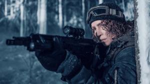 Netflix v traileru láká na mrazivou dystopii z války budoucnosti