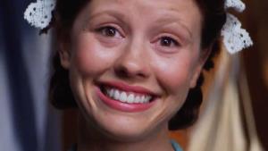 Nové thrillery a horory zaplavují Netflix. Dorazí i brutální Pearl a vymítač Crowe