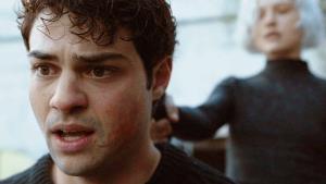 Netflix překvapivě ruší akční hit s otevřeným koncem. Rekruta zničil Noční agent