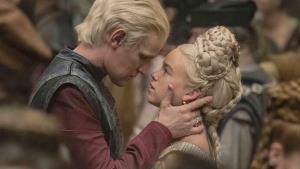 Incest, homosexualita a potoky krve. V Rodu draka přituhuje a bude hůř