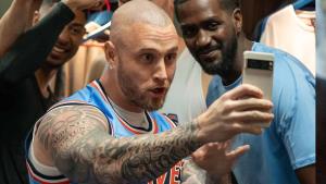 Netflix slaví nový komediální hit a okamžitě objednal pokračování. Úspěch zaskočil i tvůrce