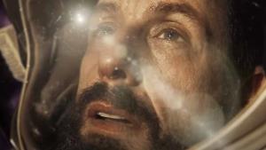 Sci-fi Kosmonaut z Čech ve fantastickém traileru. Adam Sandler cestuje vesmírem