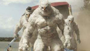 The Rock mlátí monstrózní sněhuláky a zachraňuje Vánoce. Trailer slibuje akčně-komediální jízdu