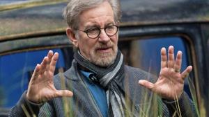 Nenápadný seriál Netflixu uchvátil Stevena Spielberga. Hlavní hvězdu tím dojal k slzám