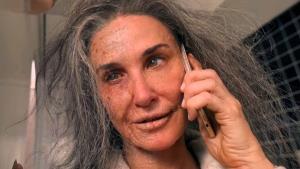 Nejkrvavější horor roku dobývá HBO. V Česku kraluje již týden a nemá konkurenci