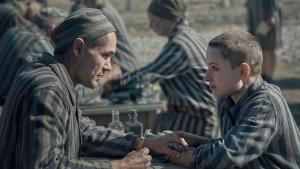 Mrazivé svědectví z koncentračního tábora. Trailer Tatéra z Osvětimi vás dojme k slzám