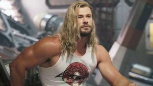 Aquaman vyzval Thora na souboj bicepsů. Chris Hemsworth se zahanbit nenechal