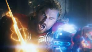 Nová scéna z Thora 4 rozčílila fanoušky. Vysmívaný Zeus je zde naprosto jiný člověk