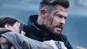 Recenze Vyproštění 2: Akční trhák Netflixu přichází s brutální akcí a tupým dějem