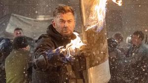 Nejúchvatnější akční scéna z Vyprostění 2 měla být ještě šílenější. Podívejte se, jak vznikala