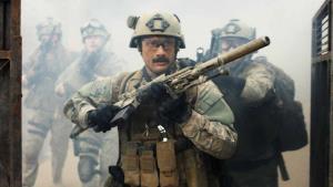 Nejlepší válečný film roku: Brutální smršť nadchla kritiky a připomíná Černý jestřáb sestřelen