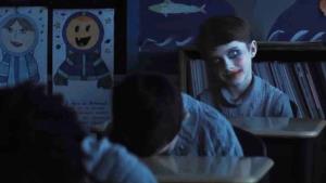 Čirá hrůza a nečekané zvraty. Nový horor o zmizelých dětech má stoprocentní hodnocení