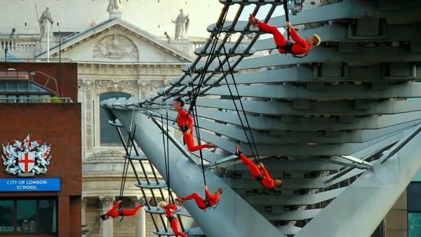 Born to Fly: Elizabeth Streb vs. Gravity