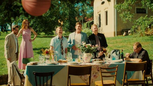 Chladnější počasí pomohlo návštěvnost, vítězství obhájil Pixar, připravuje se Spasitel