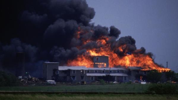 Waco: Příběh tragédie