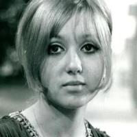 Adrienne Posta