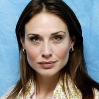 Claire Forlani