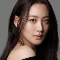 Claudia Kim