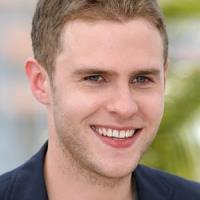 Iain De Caestecker