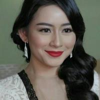 Laura Theux