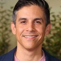 Matthew López