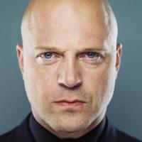 Michael Chiklis