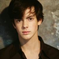Skandar Keynes