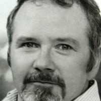 Tom Riis Farrell
