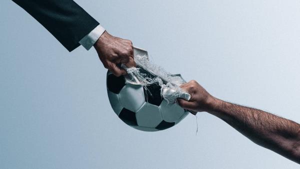 Superliga: Válka o fotbal