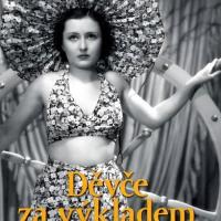 Děvče za výkladem