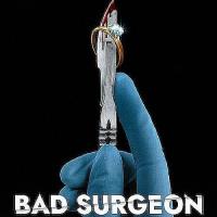 Křivák se skalpelem